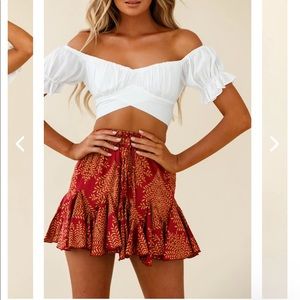 Selfie Leslie - Robyn flounce skirt (leaf pattern dark red)